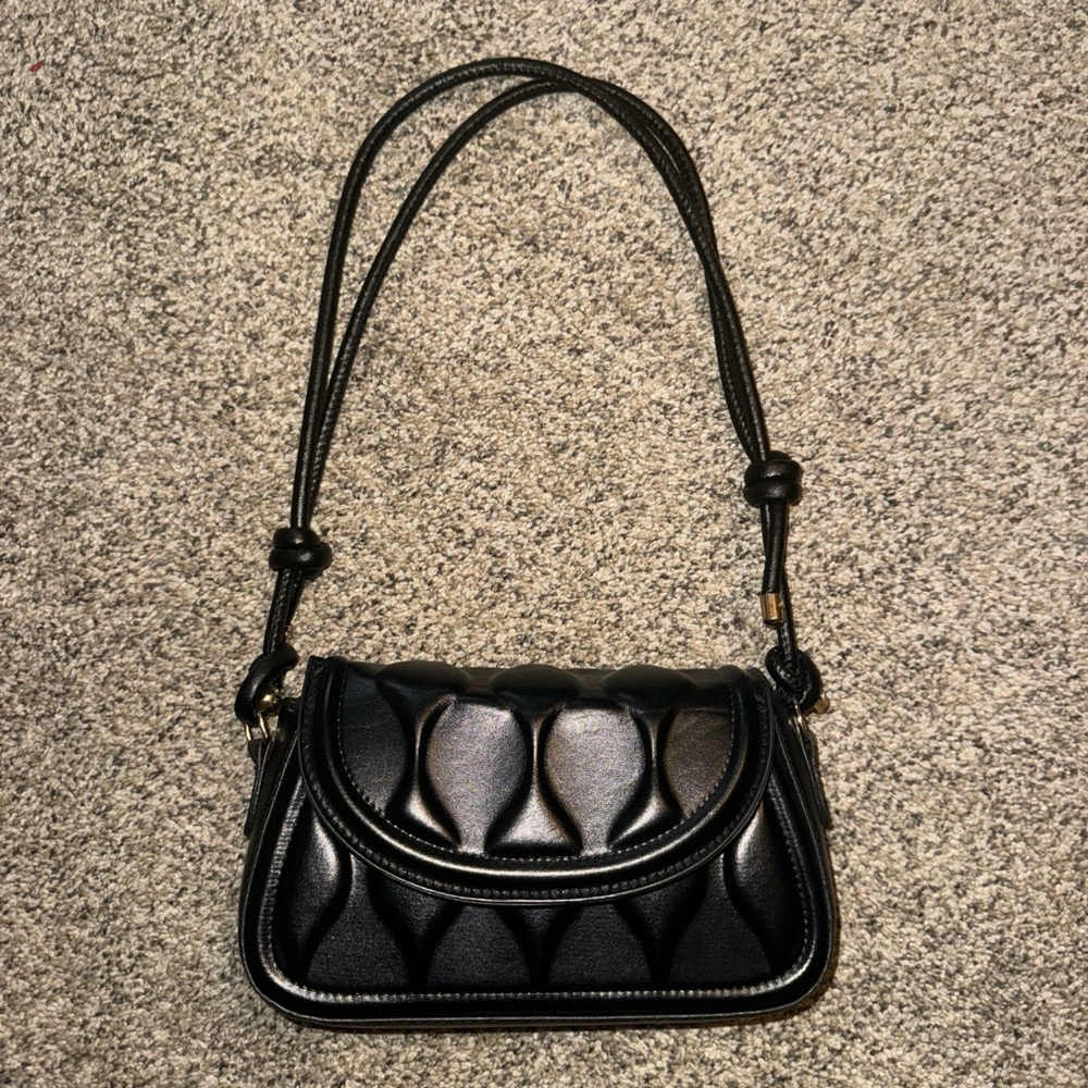 Elegant Black Quilted Shoulder Bag
